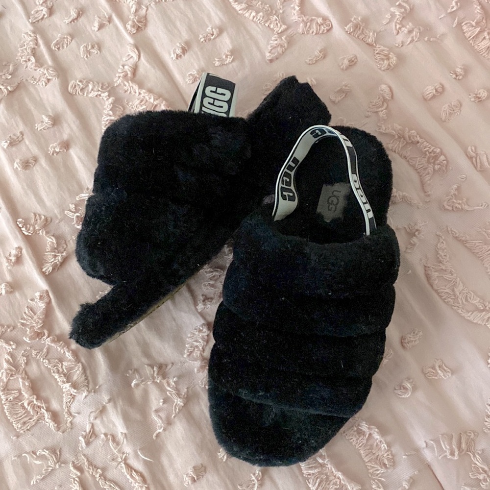 COPY - UGG fuzzy slippers